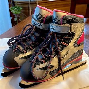 Like New Fuchsia Pink CCM Girls I’ve Skates Sz. US 2 with blade cover orig. box